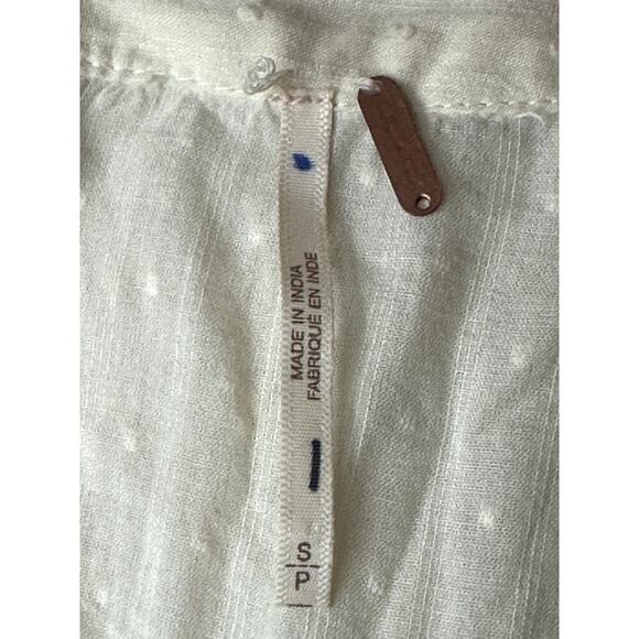 Free People Ivory Short Sleeve Crochet Button Up Blouse Top Women's Size S NWOT - Picture 6 of 9